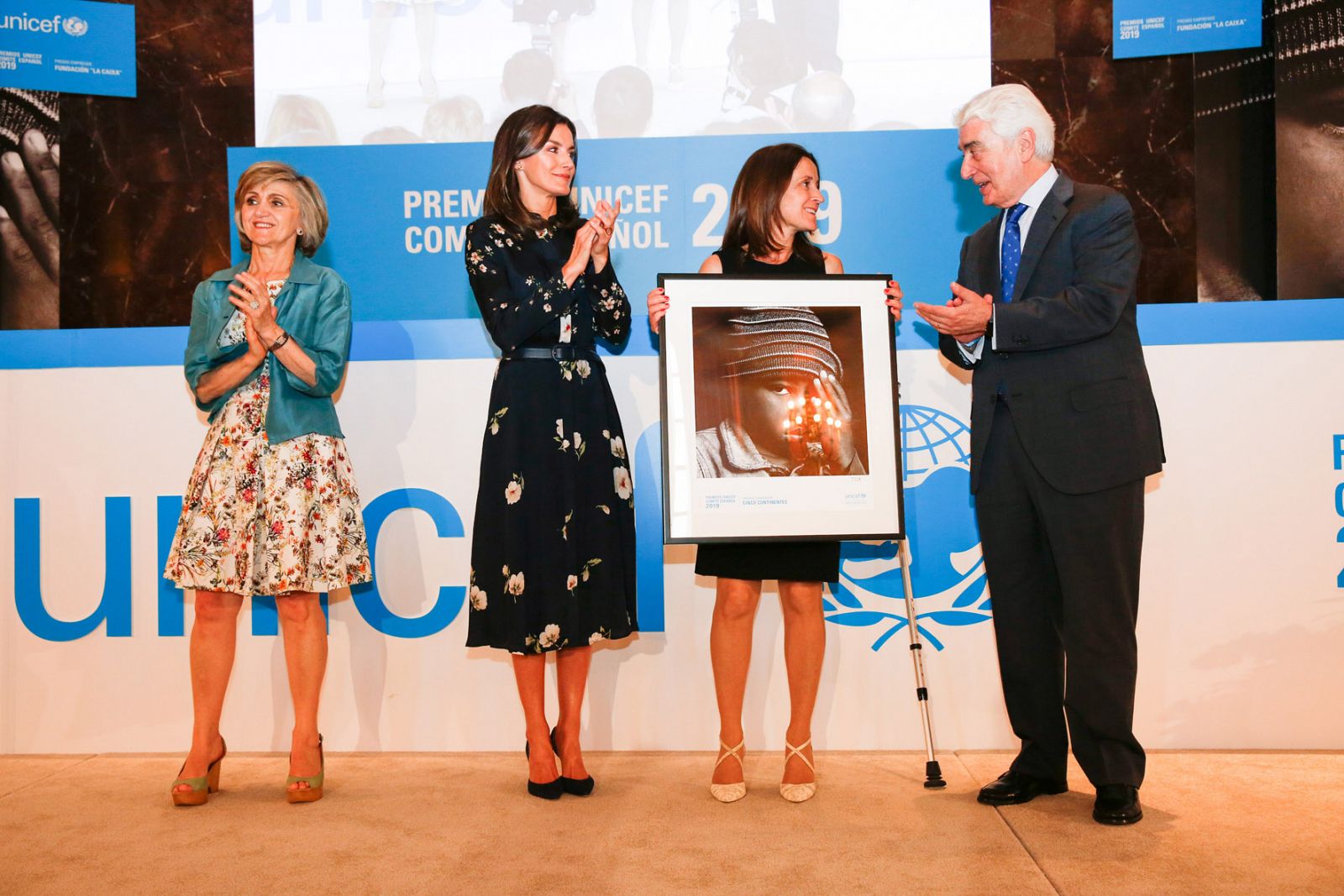 Entrega del premio a María Álvarez de Eulate directora de Cinco Continentes