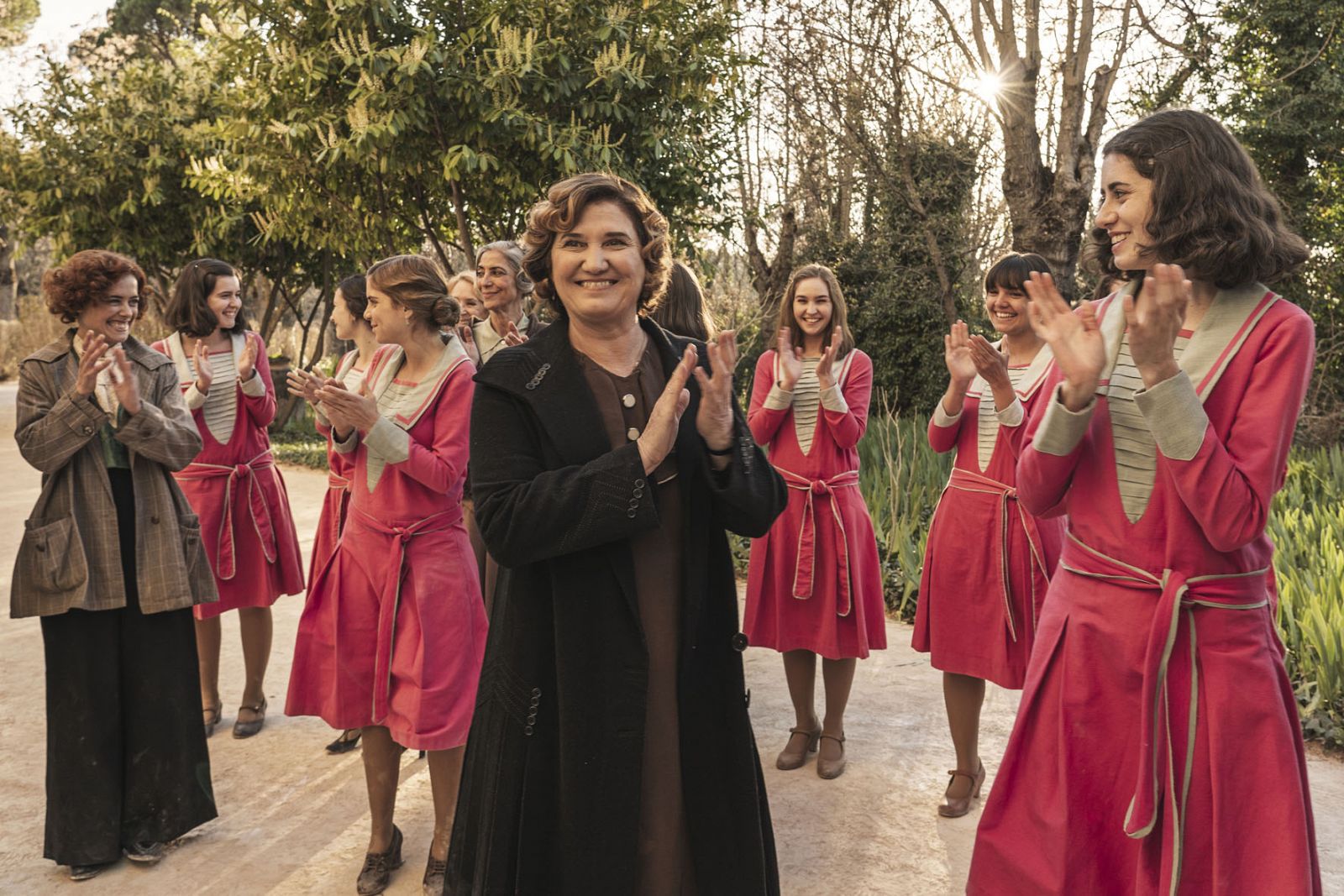 Las chicas consiguen cambiar el nomnbre de la calle de la academia