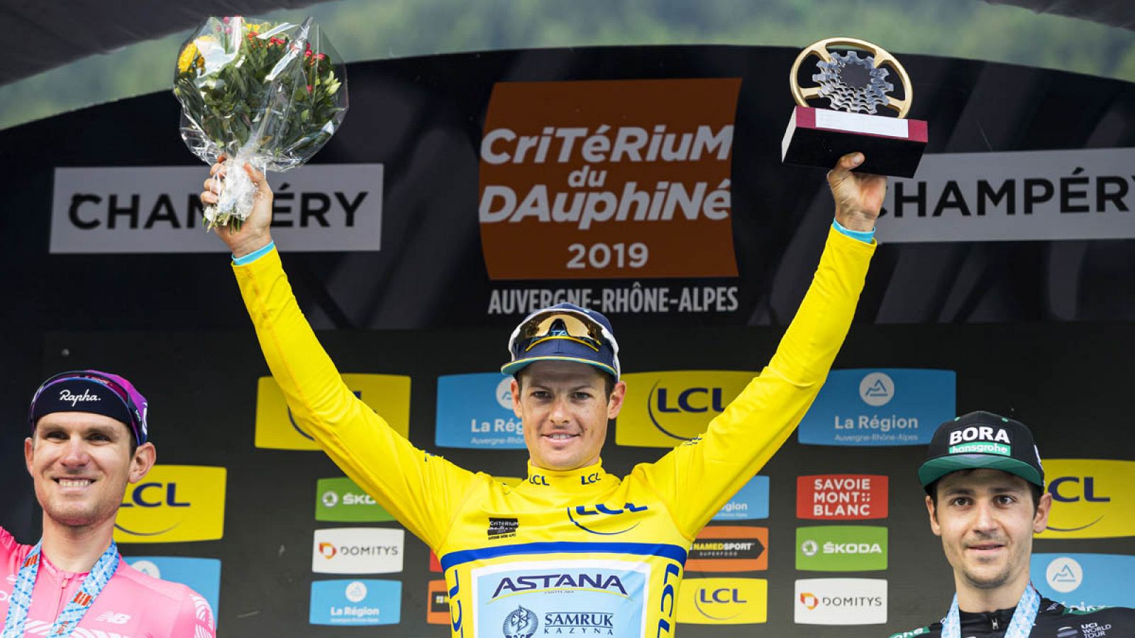 Fuglsang celebra su victoria en la Dauphiné