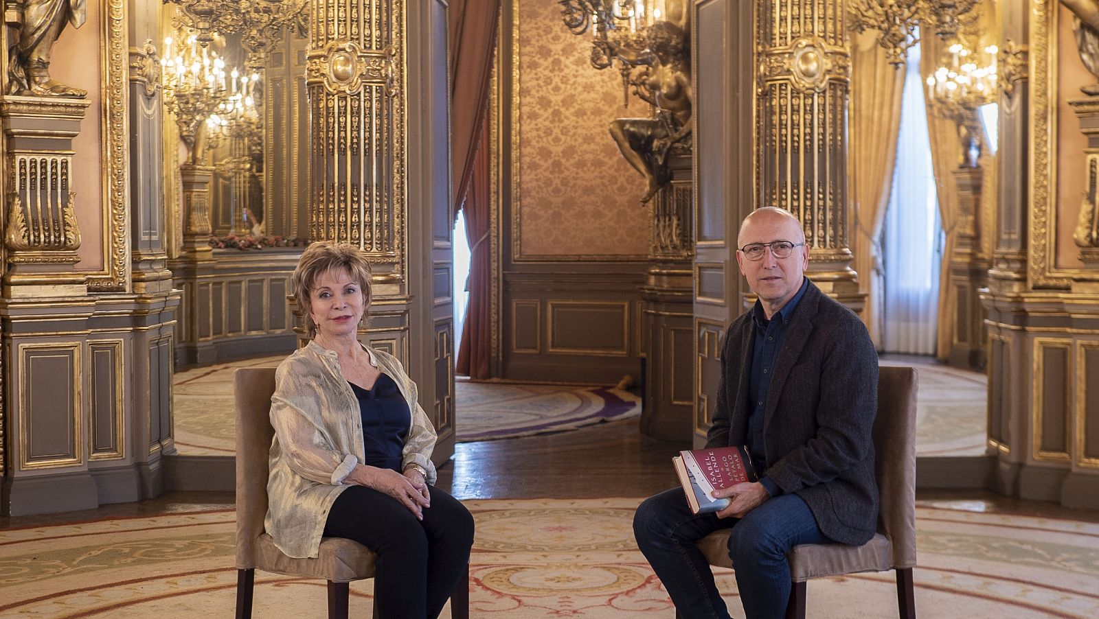 Isabel Allende con Óscar López