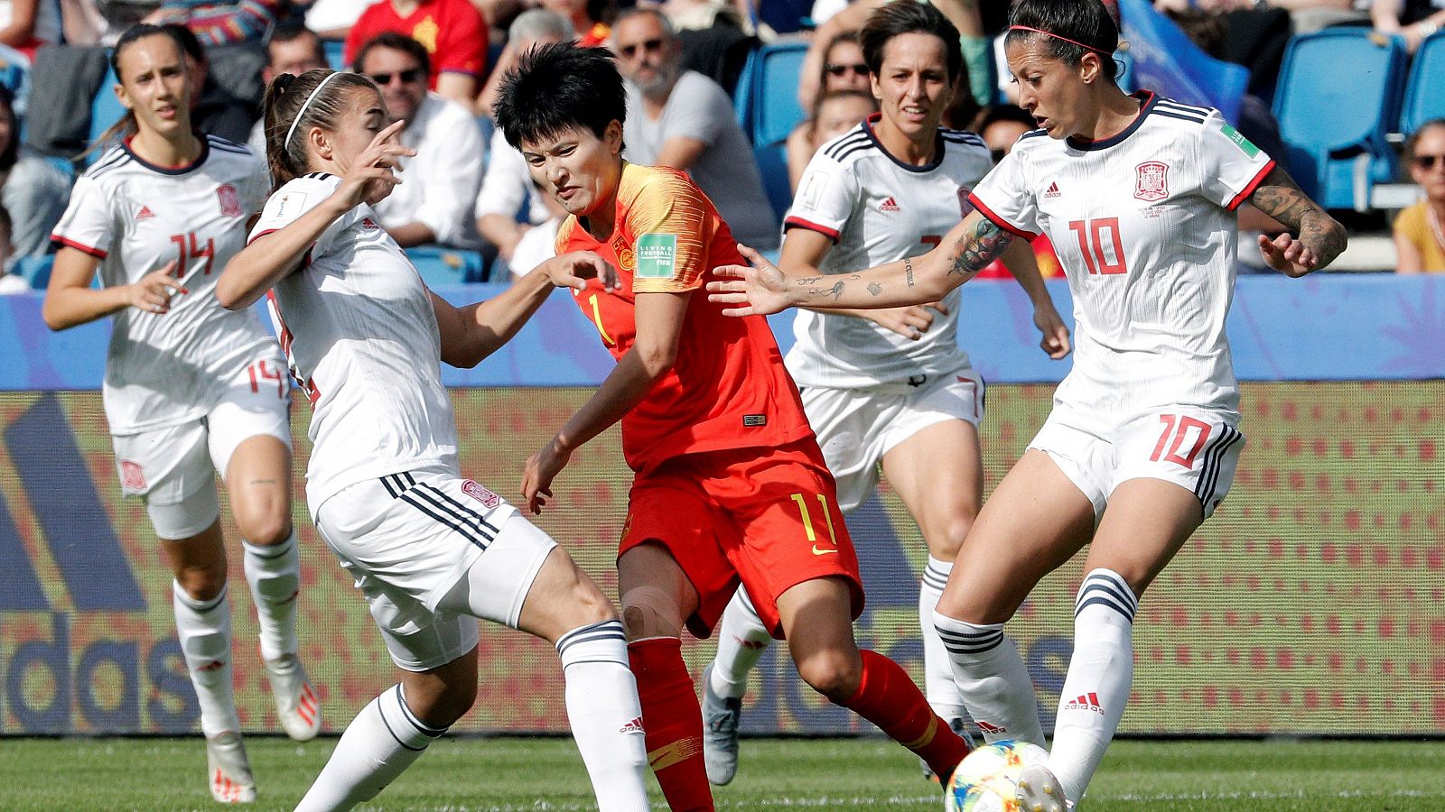 España empata con China y accede por primera vez en su historia a los octavos de final de un Mundial