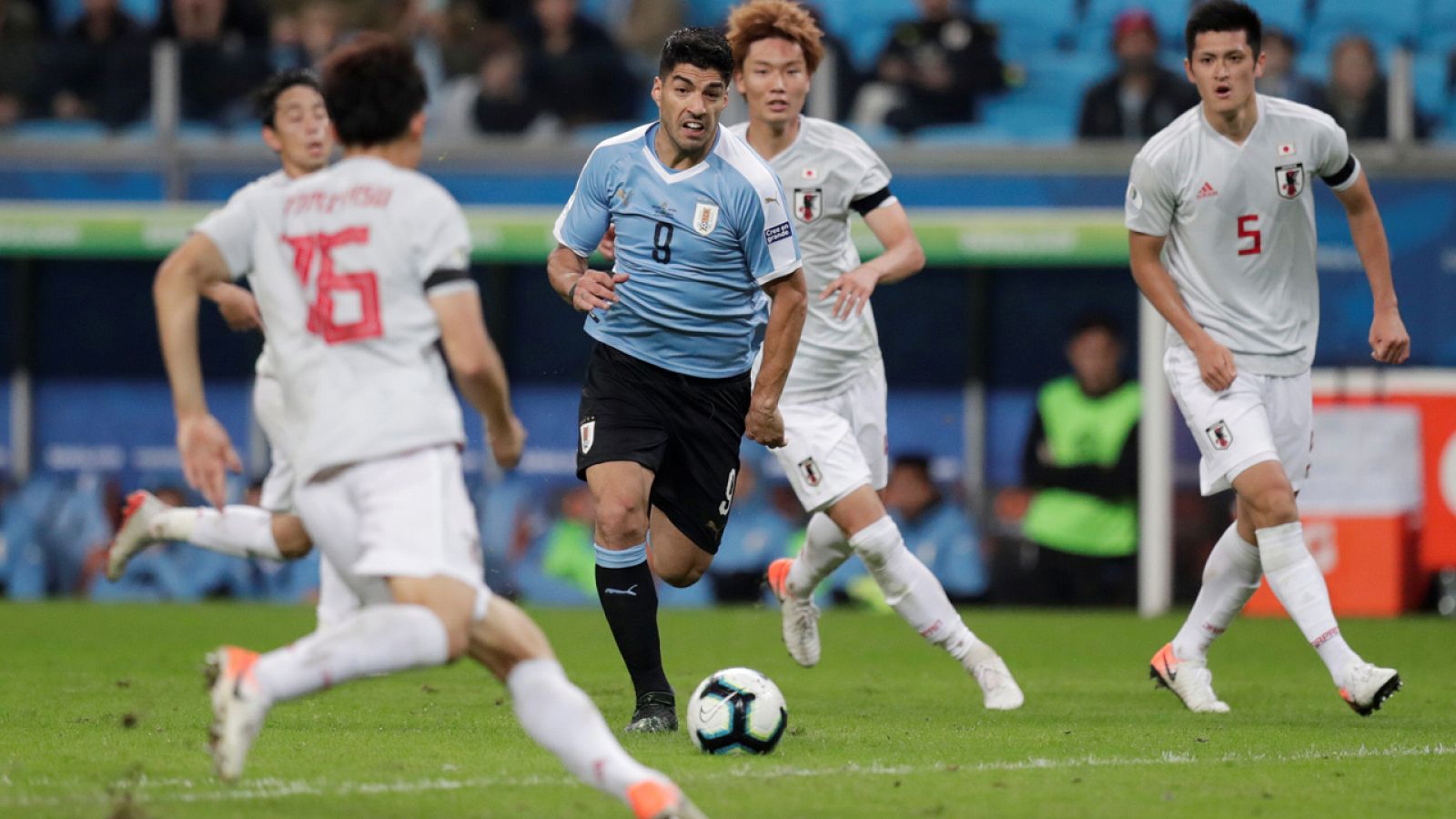 La garra uruguaya rescata un empate contra Japón