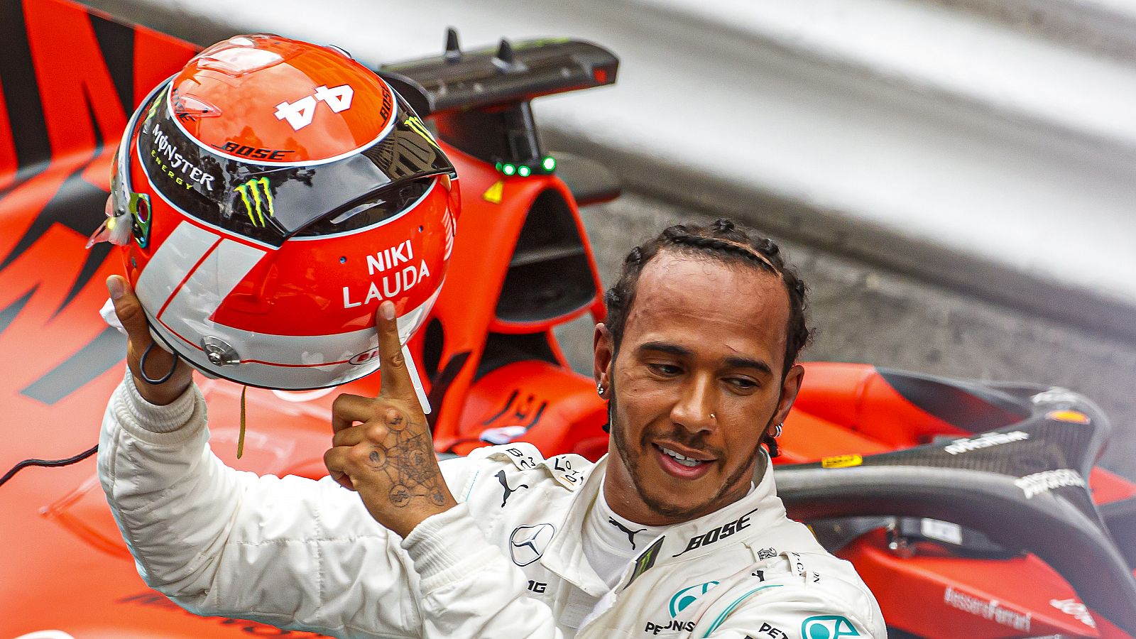 Hamilton instala su trono en Austria, que homenajeará a Lauda