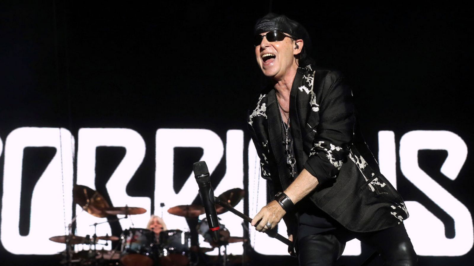 El cantante del grupo alemán Scorpions, Klaus Meine, durante su actuación en el Download Festival 2019 en la Caja Mágica de Madrid.