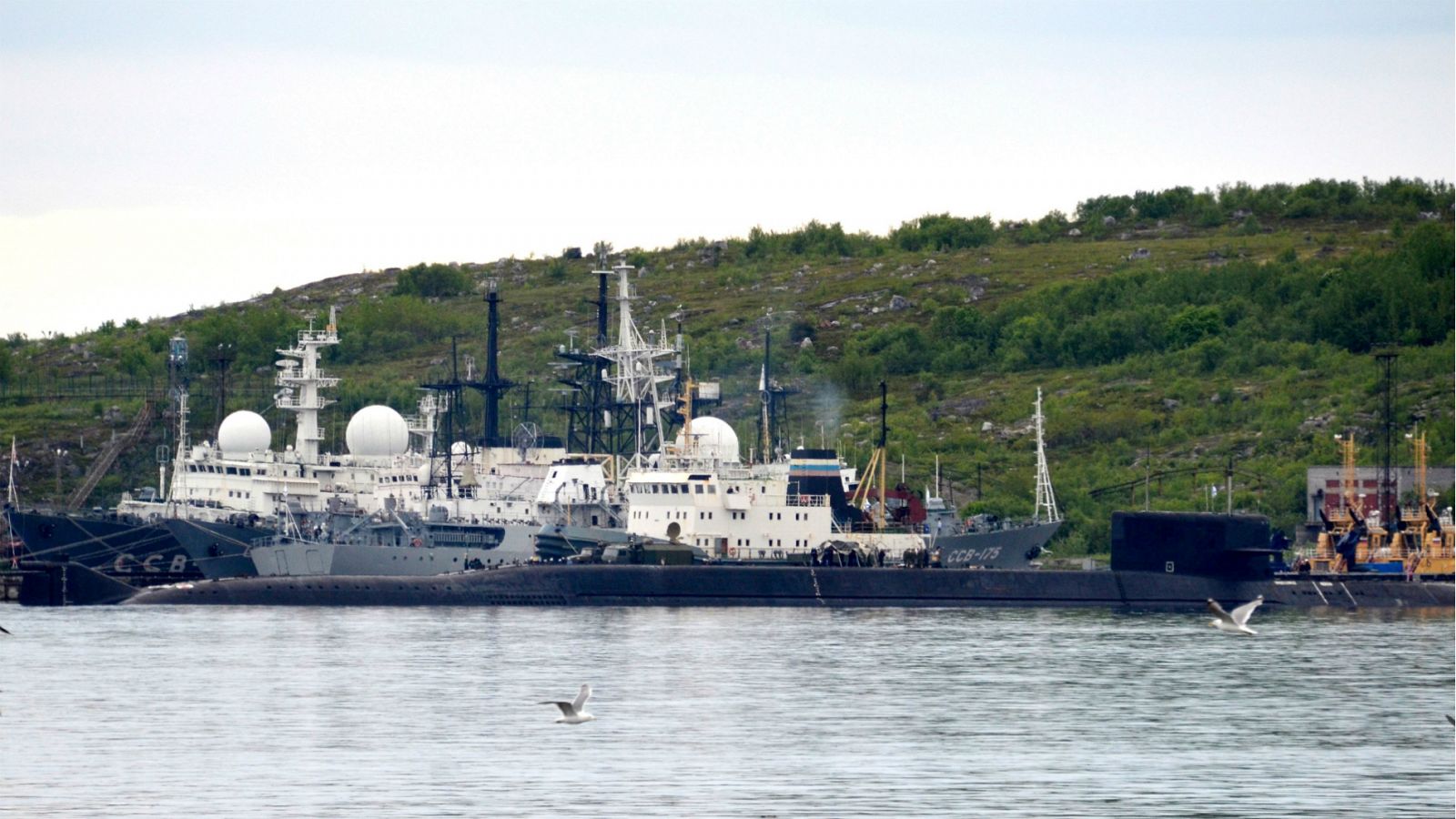 Un submarino ruso en la ciudad de Severomorsk