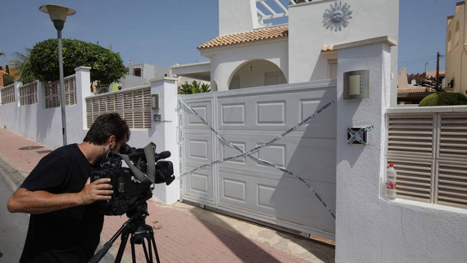 La vivienda de la urbanización Vallesa en Calpe Alicante en la que una mujer de 57 años ha sido asesinada presuntamente por su pareja