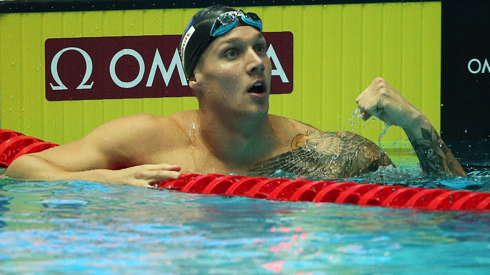 Dressel celebra su triunfo en los 50 mariposa