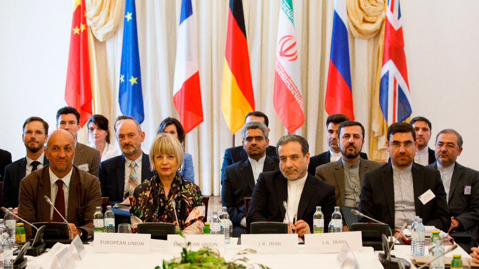 Representantes de Irán y de los países firmantes del acuerdo nuclear en una reunión en Viena