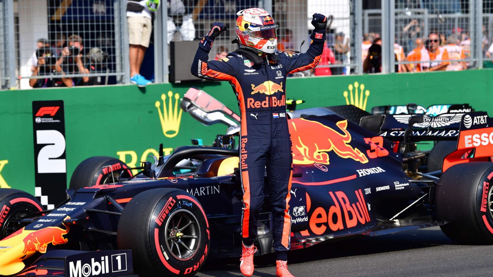 Verstappen celebra la primera pole de su vida