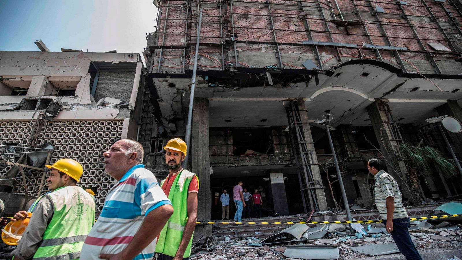 La explosión se produjo este domingo delante del Instituto Nacional del Cáncer de El Cairo