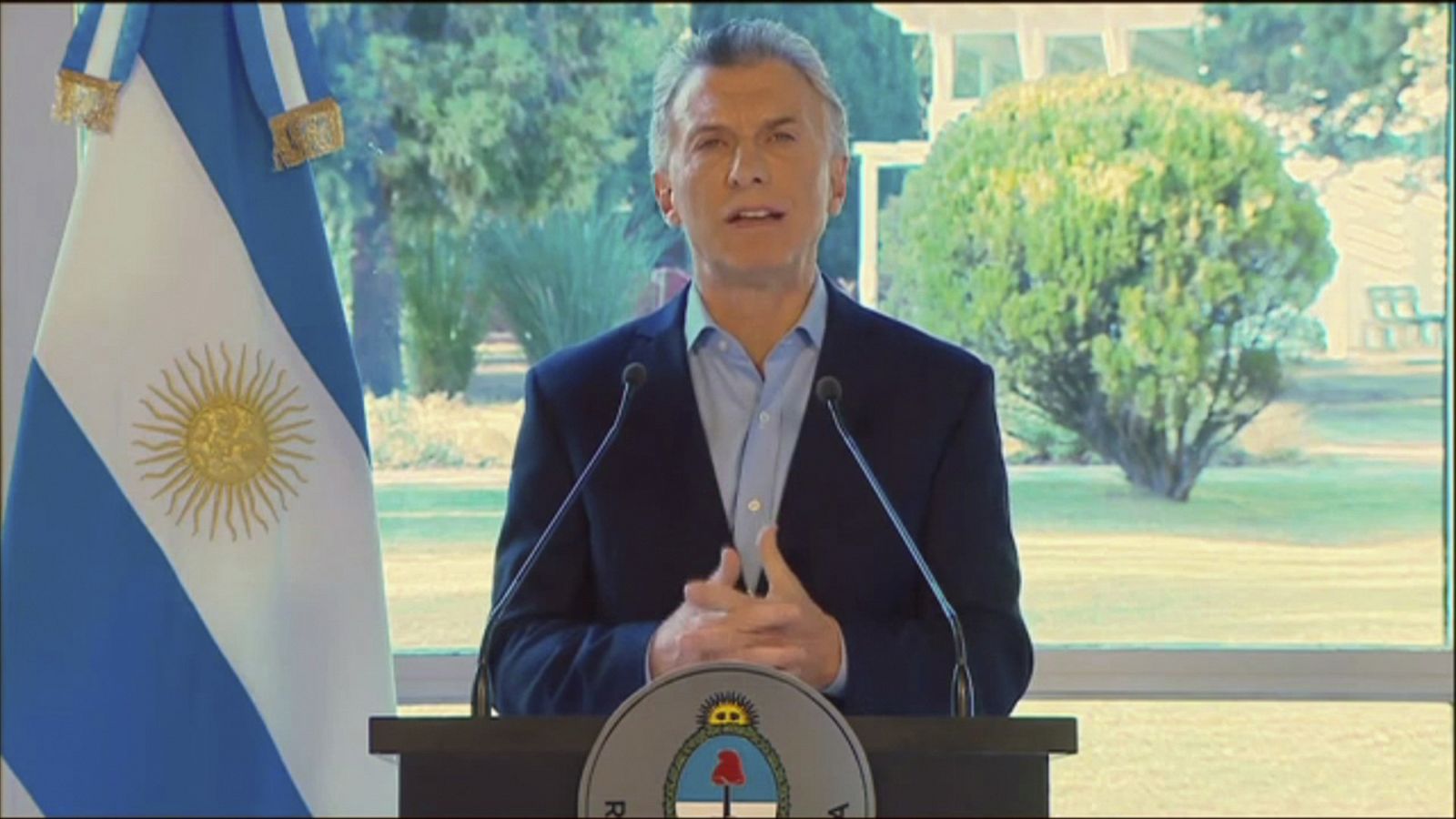 Un fotograma de la alocución televisada este miércoles por el presidente argentino Mauricio Macri