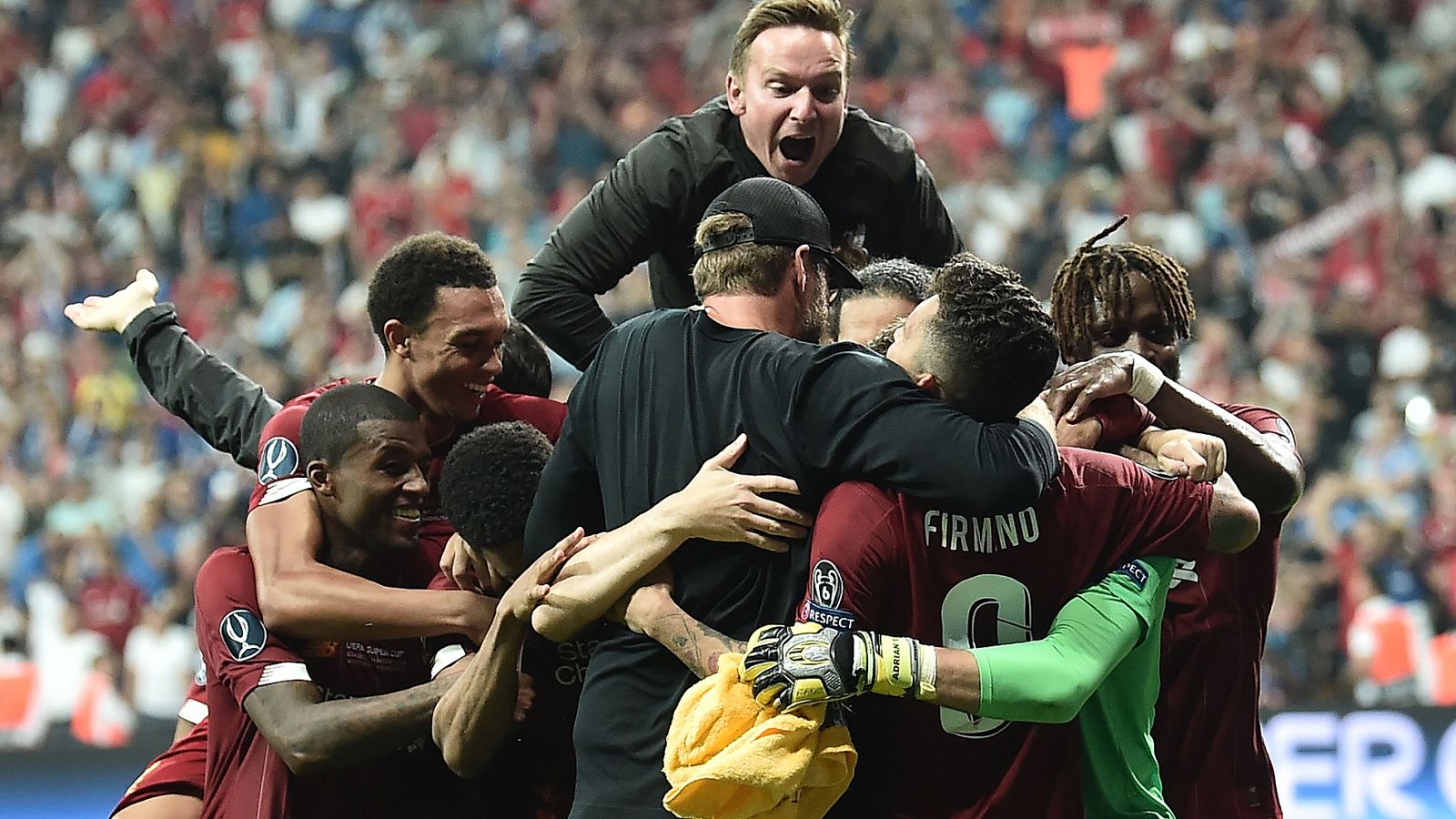 El Liverpool celebra la Supercopa de Europa.