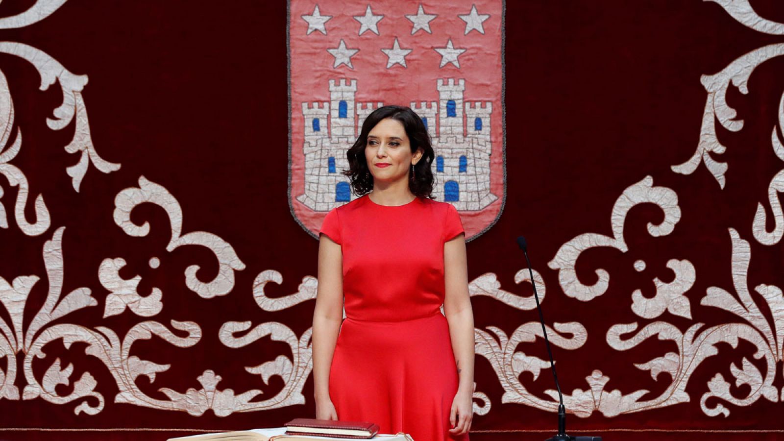 Isabel Díaz Ayuso antes de tomar posesión como presidenta de la Comunidad de Madrid en un acto celebrado este lunes en la Real Casa de Correos.