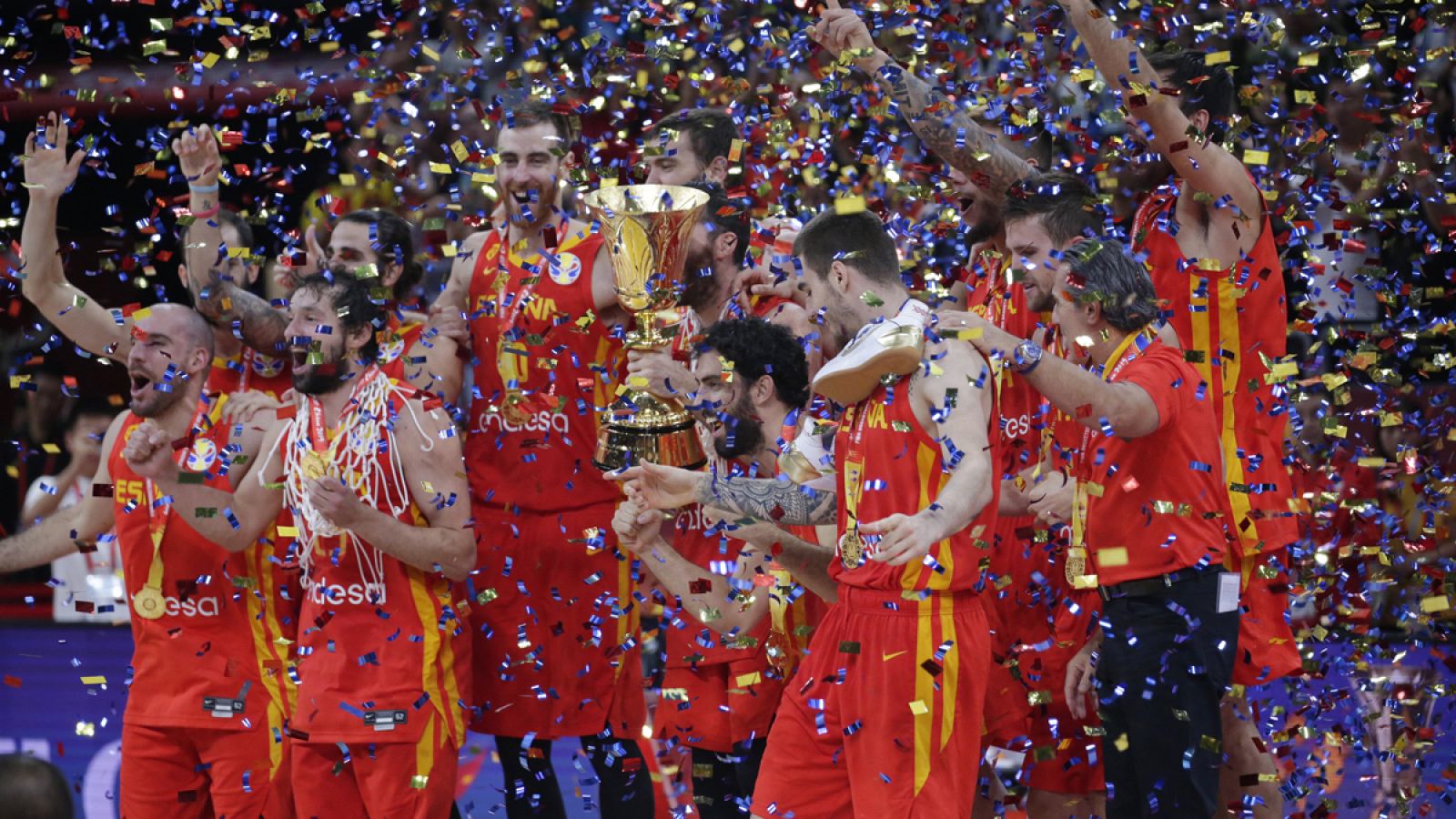 España festeja con la copa