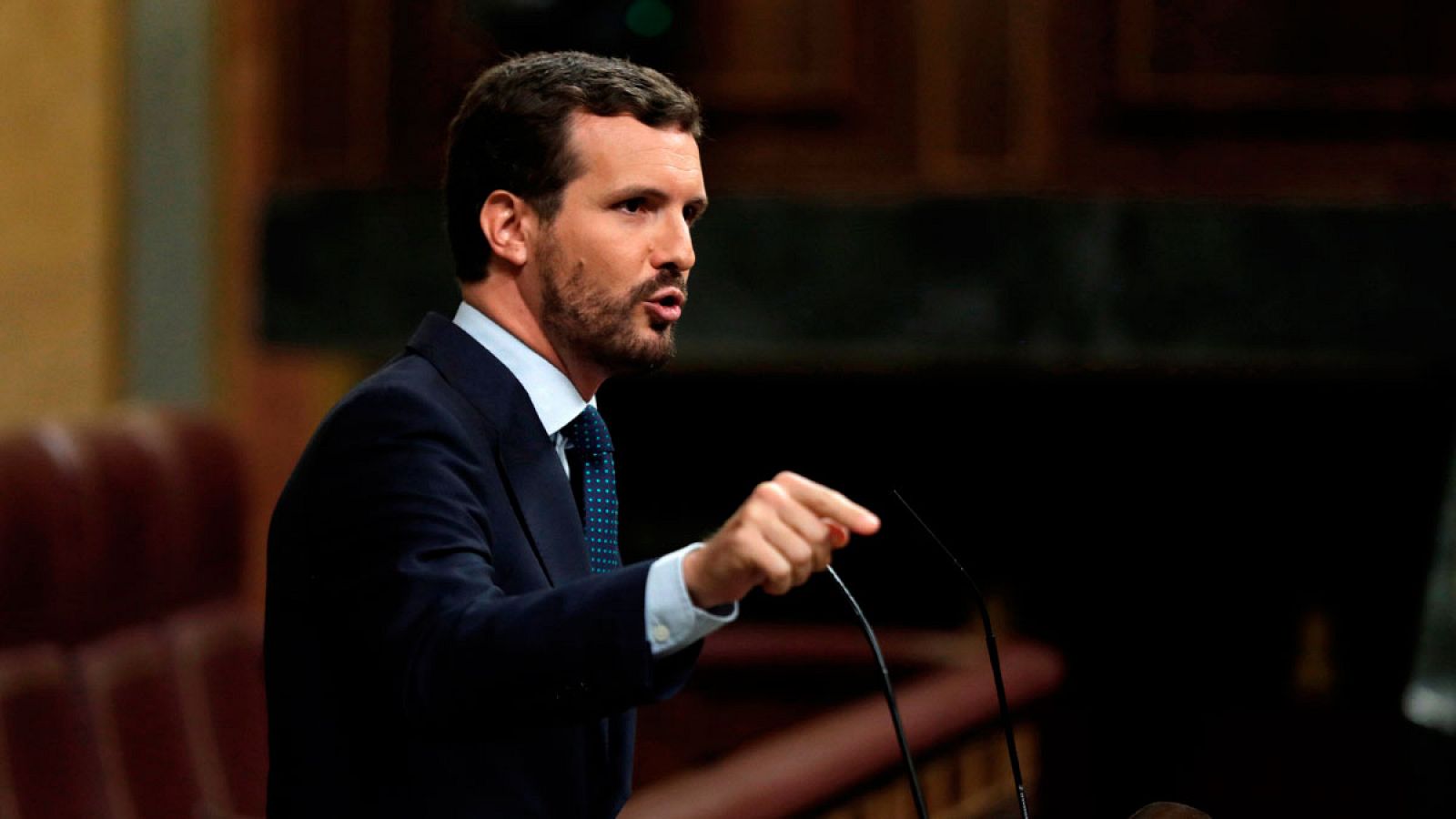 El líder del Partido Popular, Pablo Casado, durante un turno de réplica a Pedro Sánchez en el Congreso.