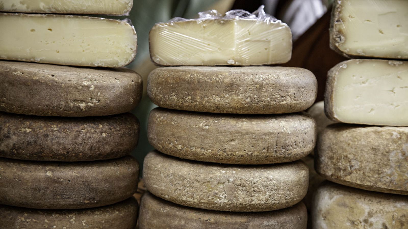 Retirados tres lotes de queso francés elaborados con leche cruda por listeria y E-Coli