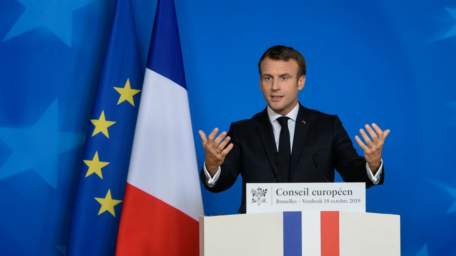 El presidente francés, Emmanuel Macron, comparece al término del Consejo Europeo