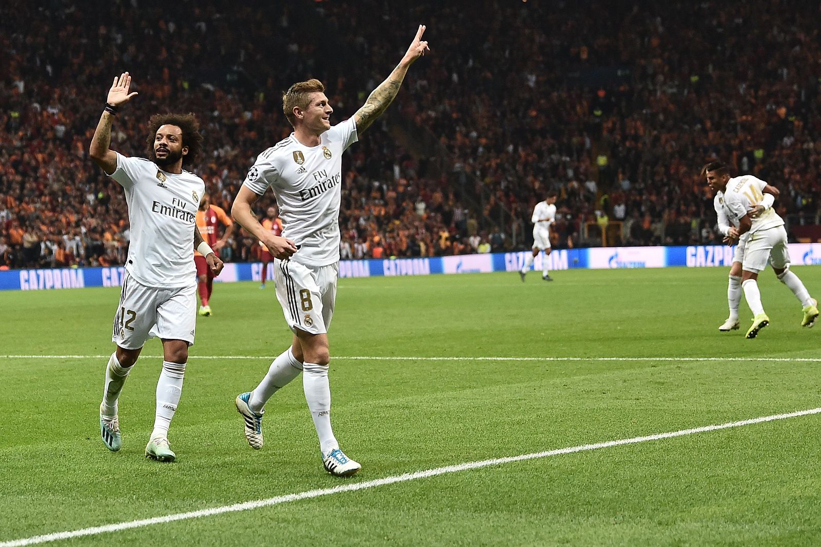 Toni Kroos celebra el único gol del partido en el Ali Sami Yen.