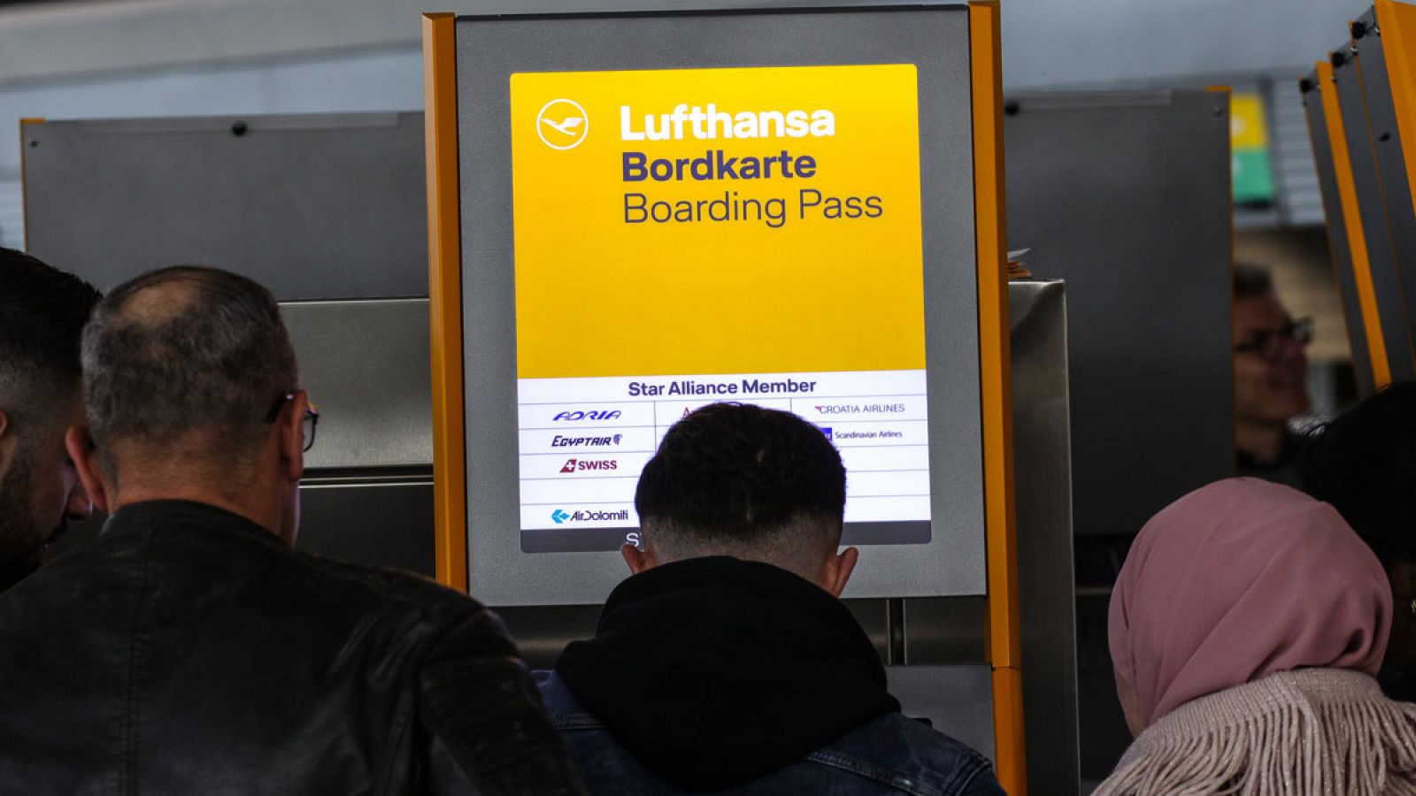 Cerca de 1.300 vuelos cancelados por la huelga de la compañía aérea alemana