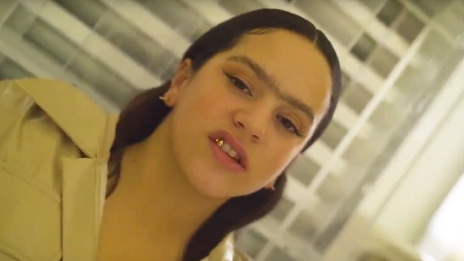 Rosalía en el vídeoclip de "A Palé"