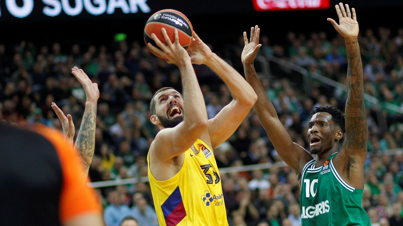 Mirotic sostiene al Barça en Kaunas