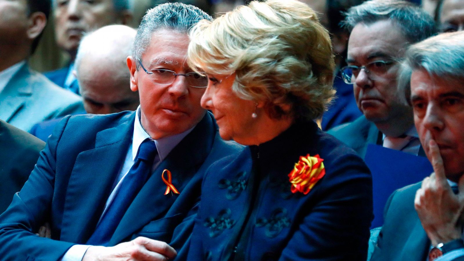 Los expresidentes de la Comunidad de Madrid Alberto Ruíz Gallardón y Esperanza Aguirre en el acto institucional por el Día de la Constitución.