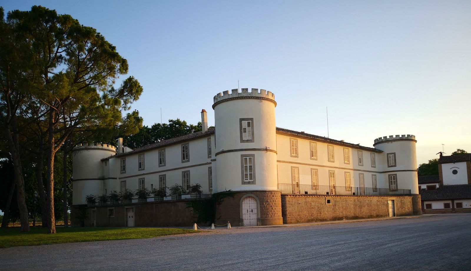 Façana del Castell del Remei