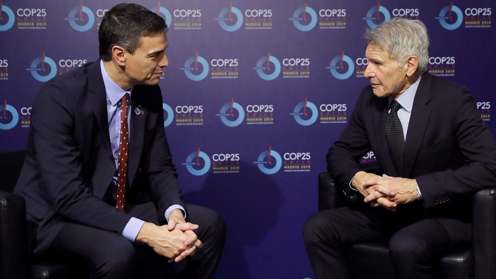 Pedro Sánchez se reúne con Harrison Ford en la Cumbre del Clima de Madrid