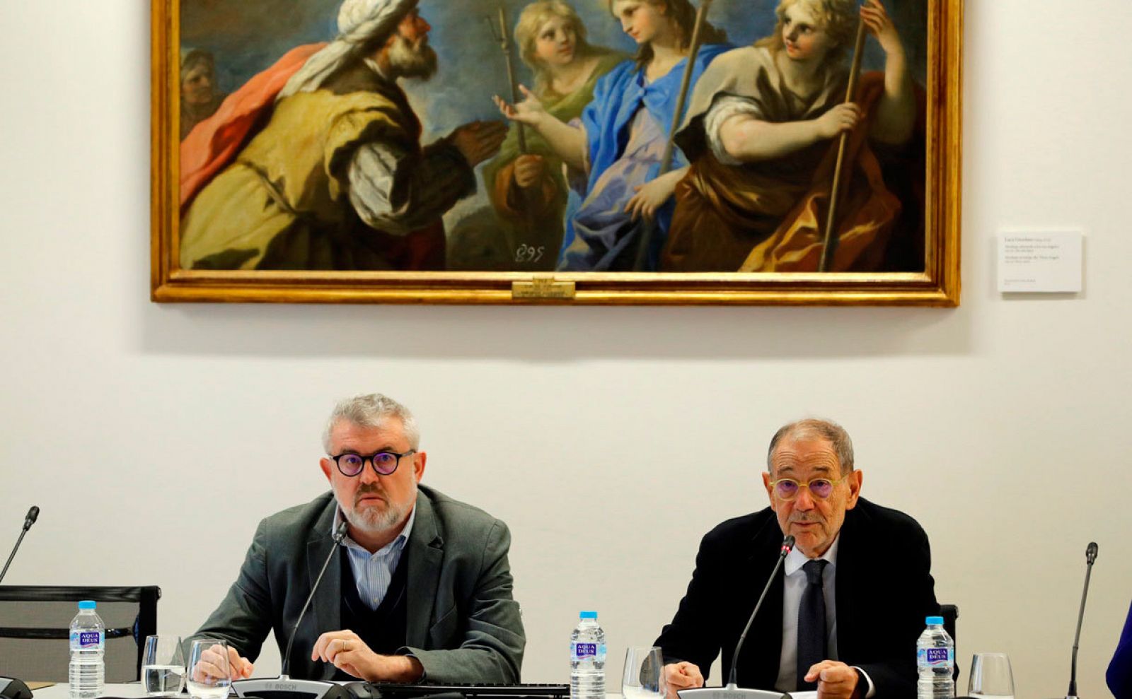 El director del Museo de Prado, Miguel Falomir (i), y el presidente del Real Patronato, Javier Solana (d), durante la presentación este jueves del balance de actividades desarrolladas por la celebración del Bicentenario (1819-2019) de la pinacoteca.