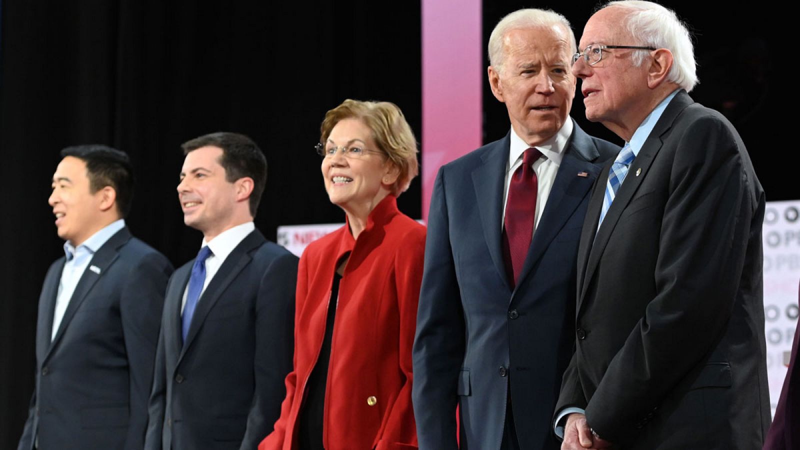 De derecha a izquierda los candidatos demócratas a la Casa Blanca Bernie Sanders,  Joe Biden,  Elizabeth Warren y Pete Buttigieg.