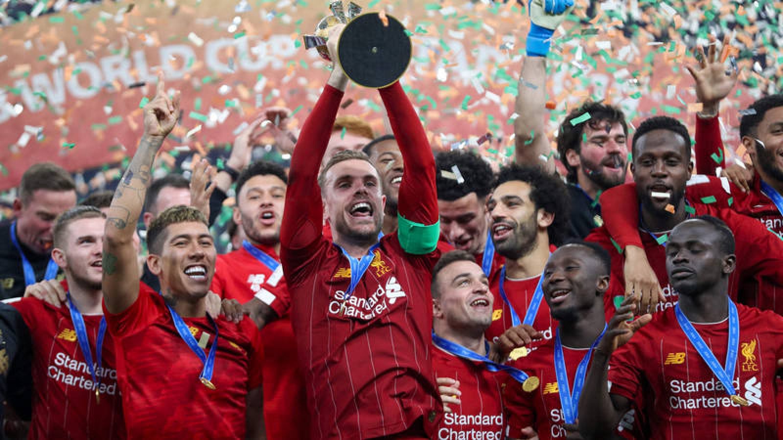 Los jugadores del Liverpool celebran el triunfo en el Mundial de Clubes.