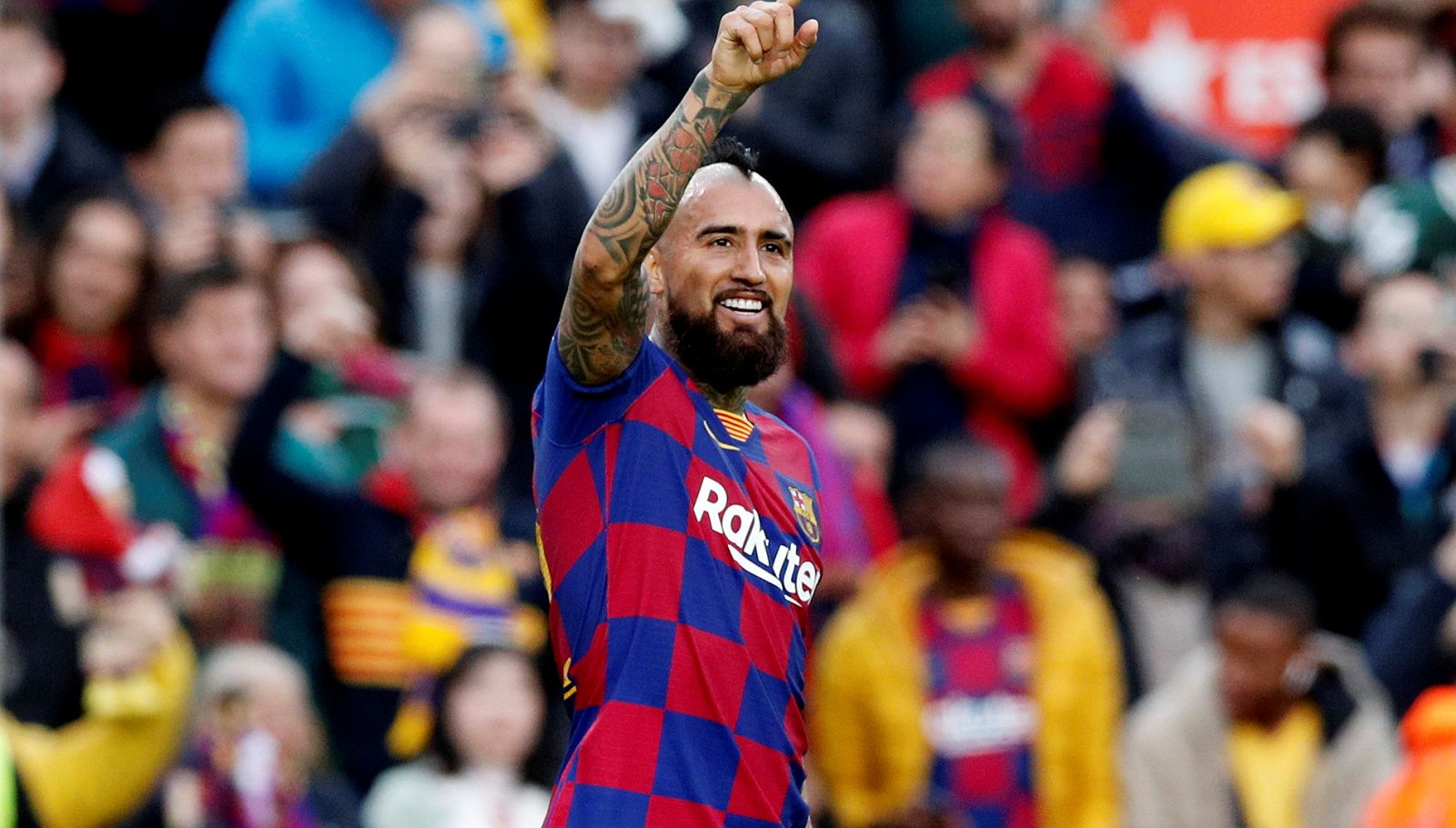 Arturo Vidal, con la camiseta del Barça.