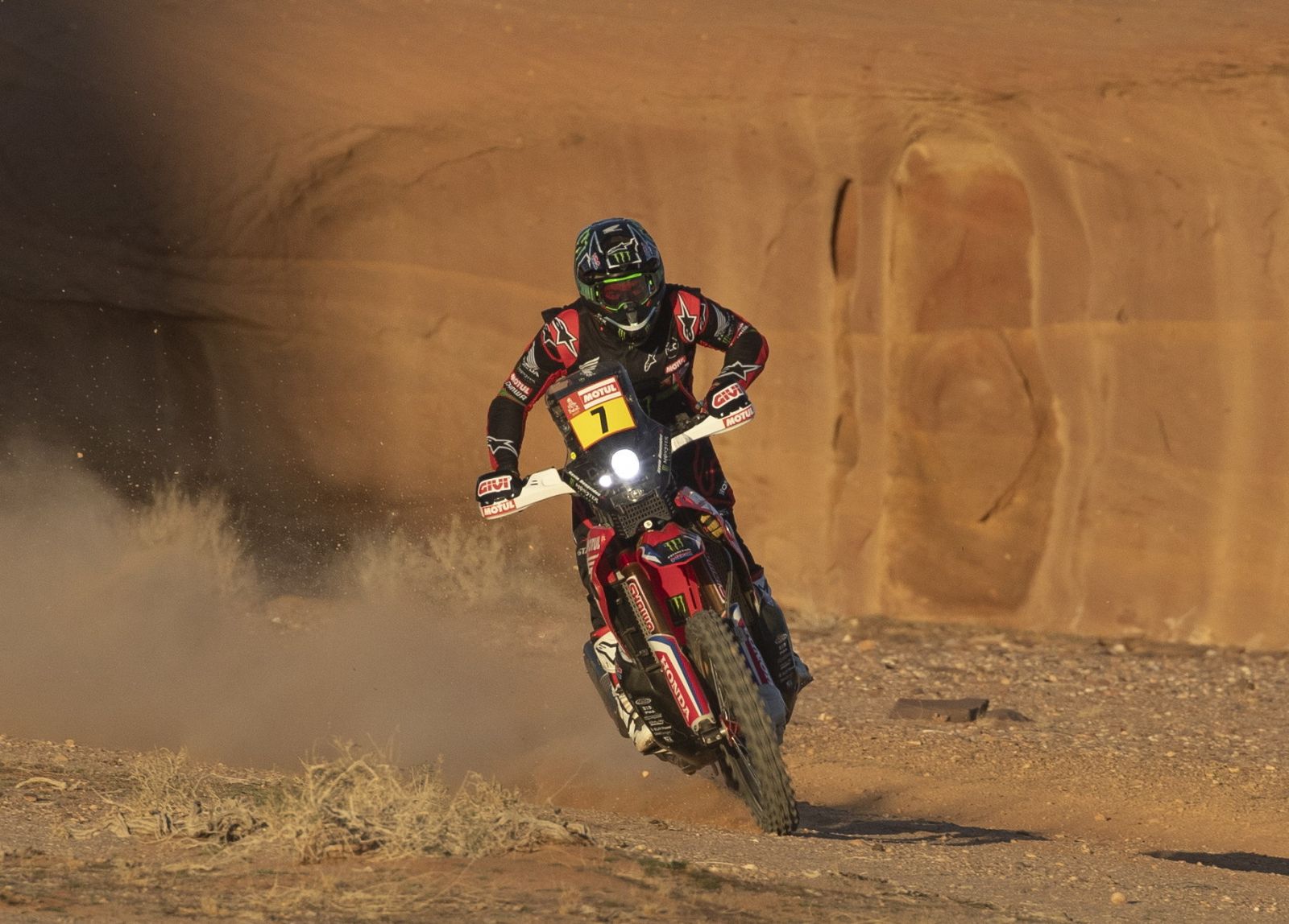 El argentino Kevin Benavides (Honda) ha sido el definitivo vencedor de la séptima etapa del Dakar.