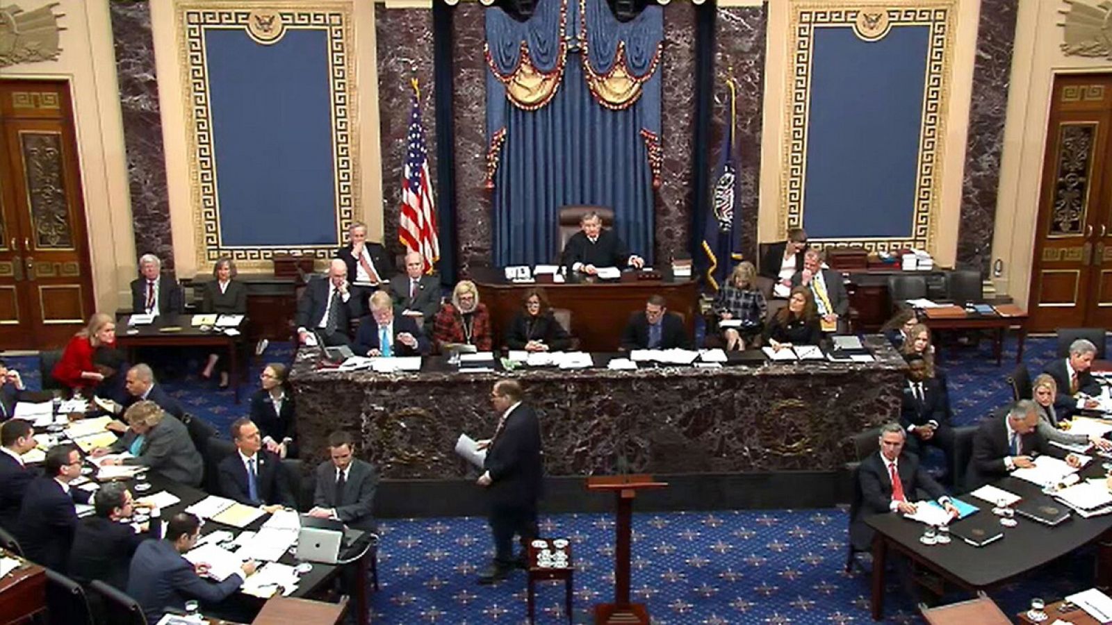 Imagen, tomada de la retransmisión en directo, de la sesión del Senado de EE.UU. durante el impeachment a Trump. Foto: TV del Senado de EE.UU., vía Afp. 
