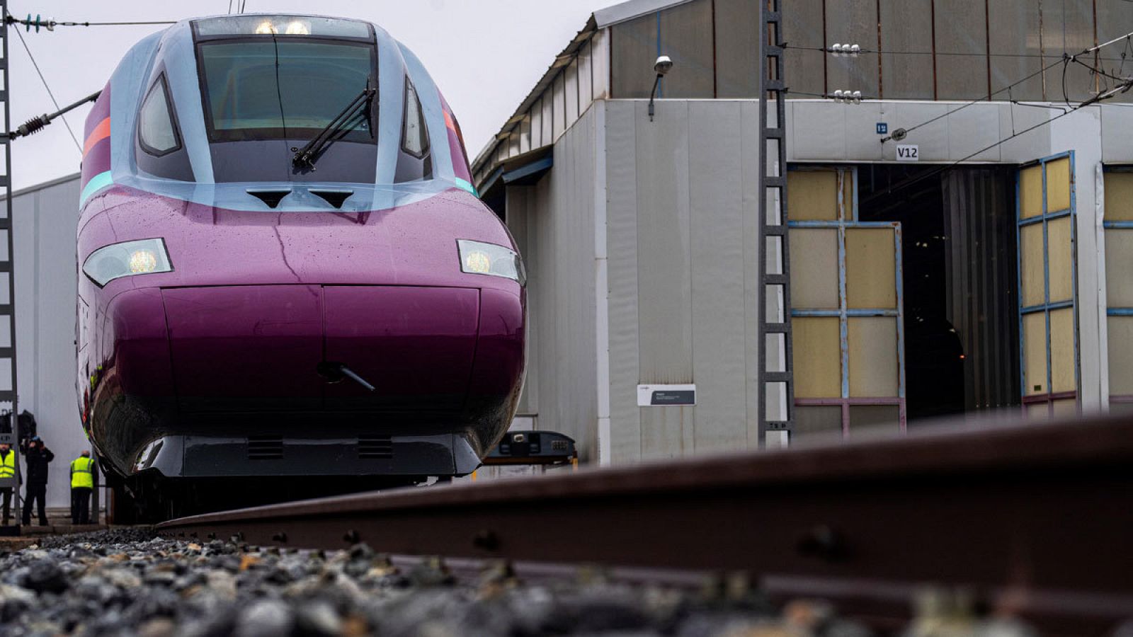 Renfe ofrecerá 10.000 billetes a 5 euros del AVE 'low cost' entre Madrid y Barcelona