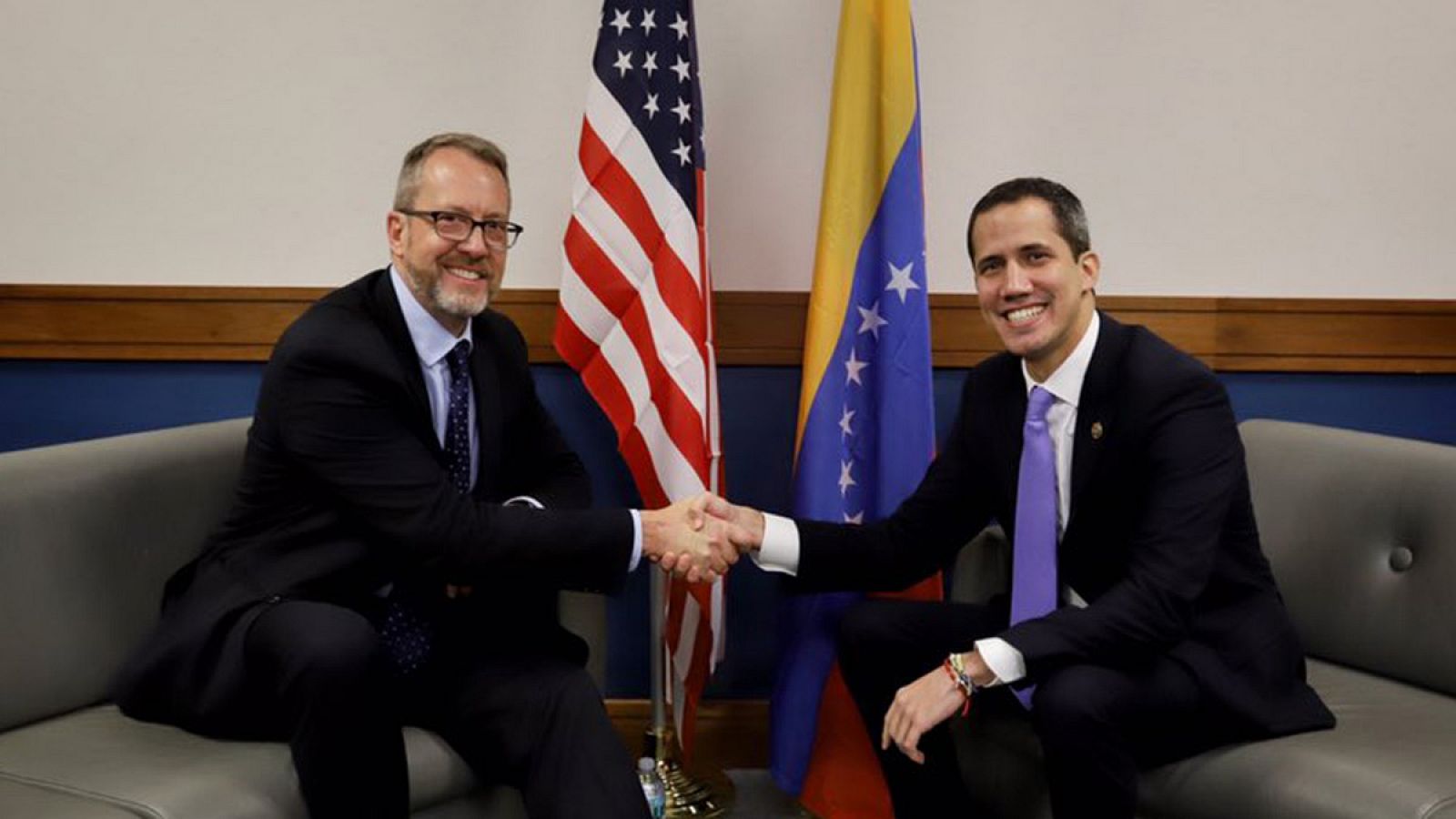 Juan Guaidó se ha reunido en Miami con el encargado de negocios de Estados Unidos para Venezuela, James Story