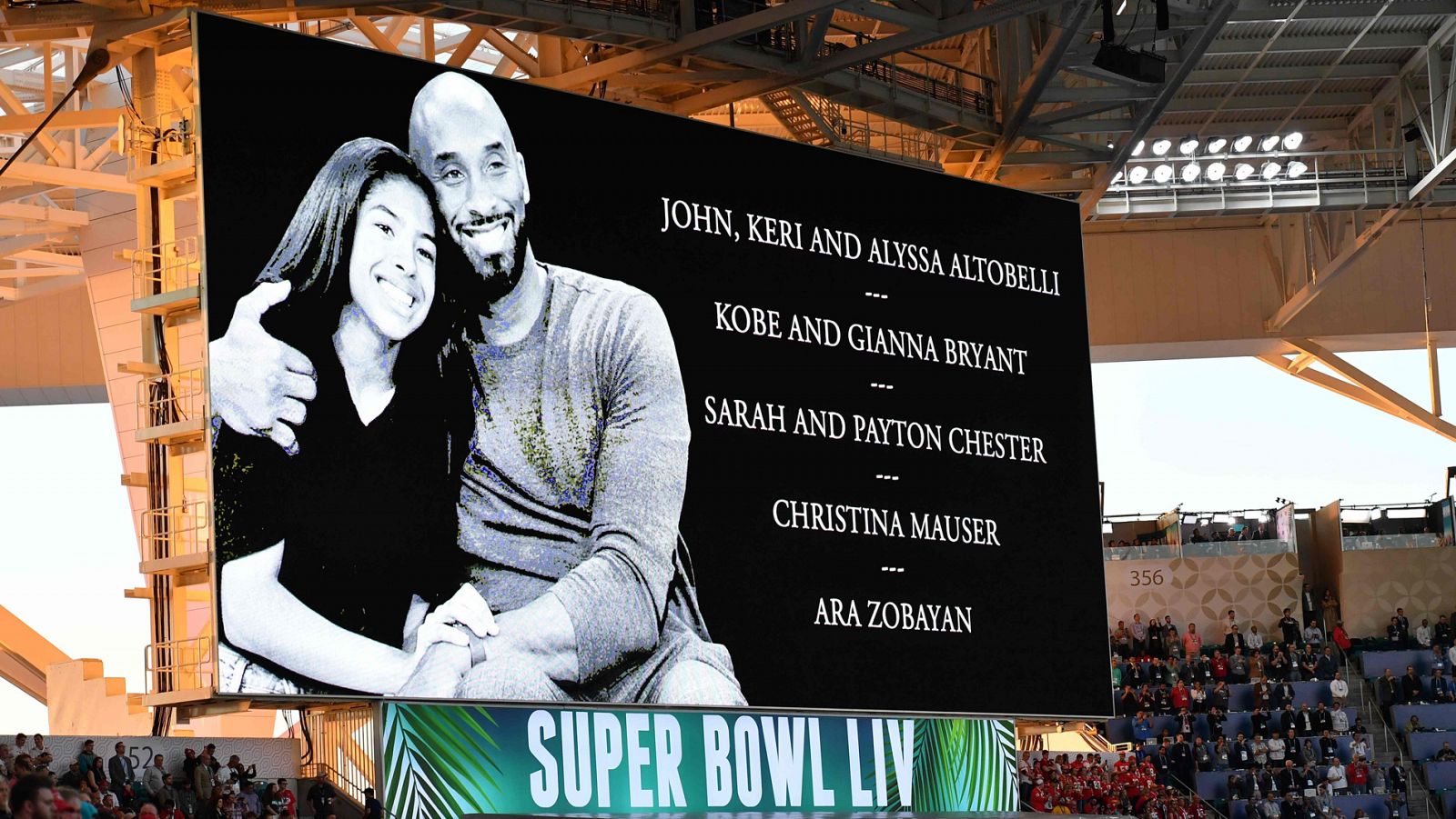 Kobe Bryant y su hija Gianna, también homenajeados en la Super Bowl.
