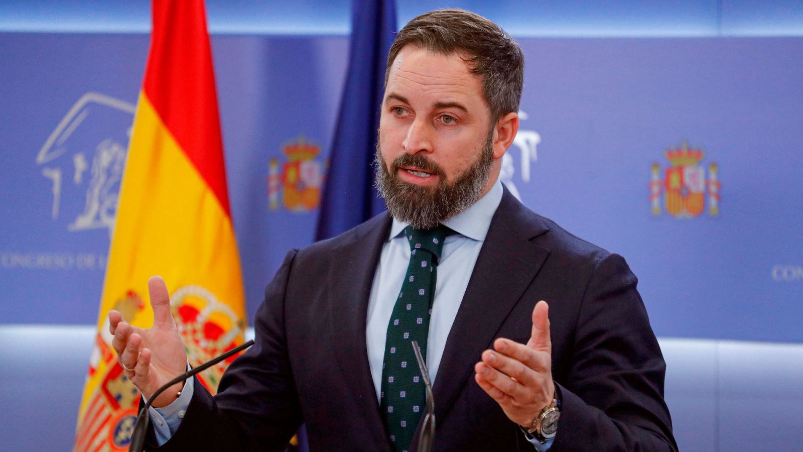 El presidente de Vox, Santiago Abascal, durante una rueda de prensa en el Congreso