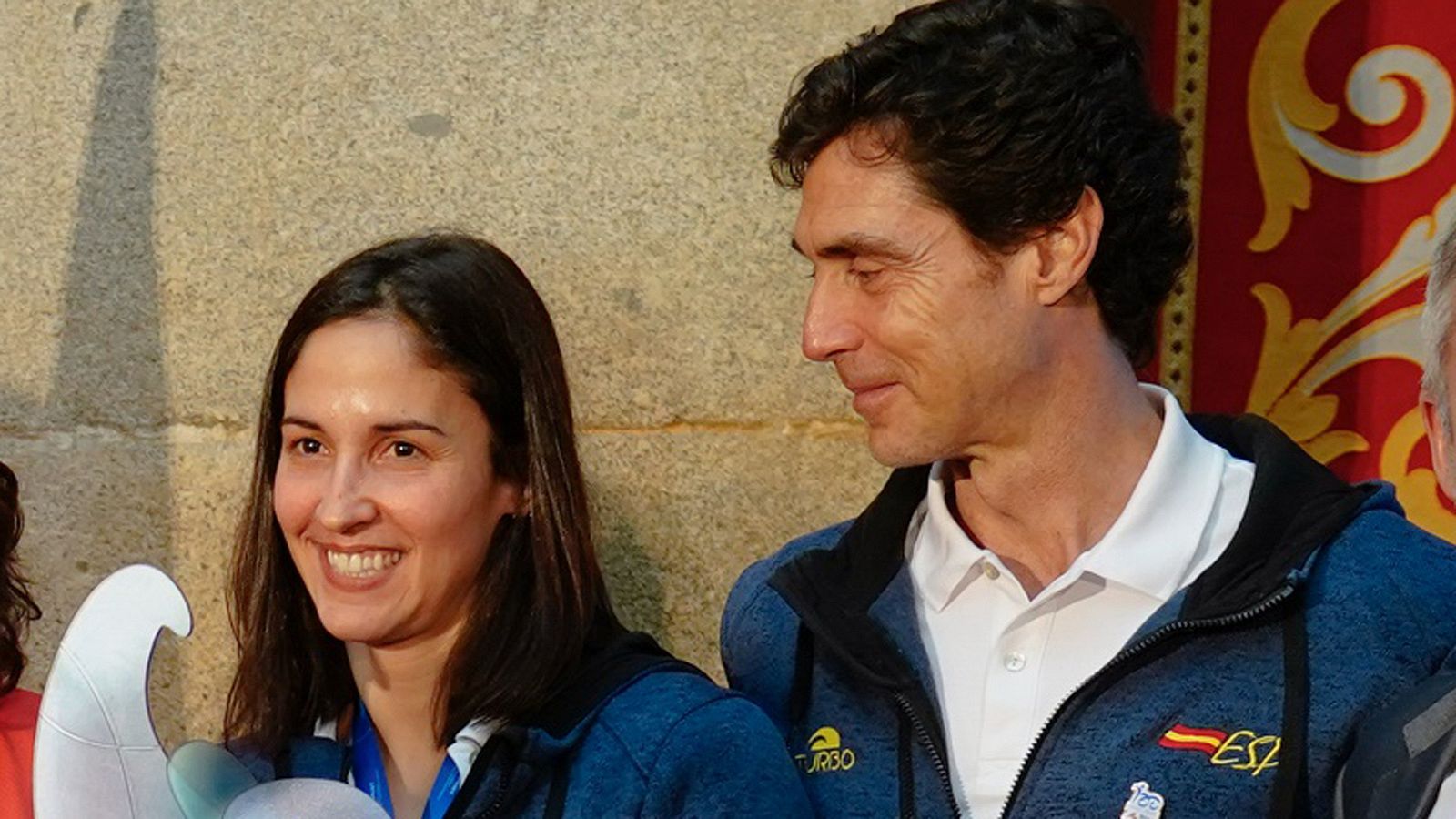 Pilar Peña y Miki Oca, durante un homenaje tras el Europeo de Budapest 2020