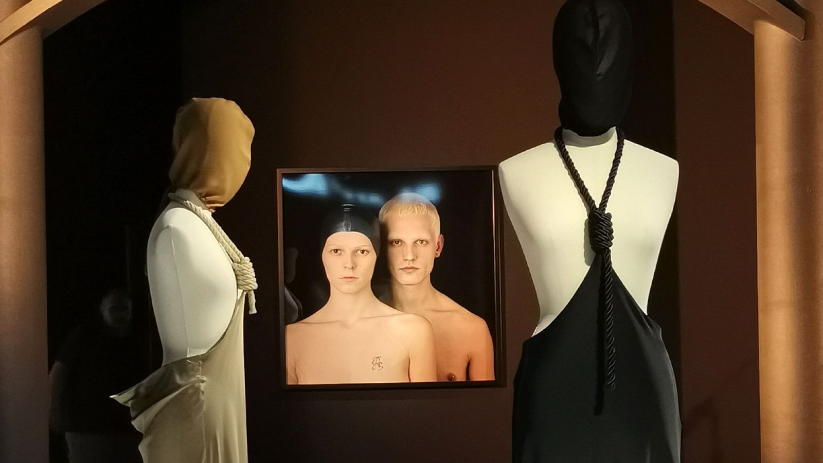 Vestidos de la colección 'Cour des Miracles' (2002) de David Delfín.