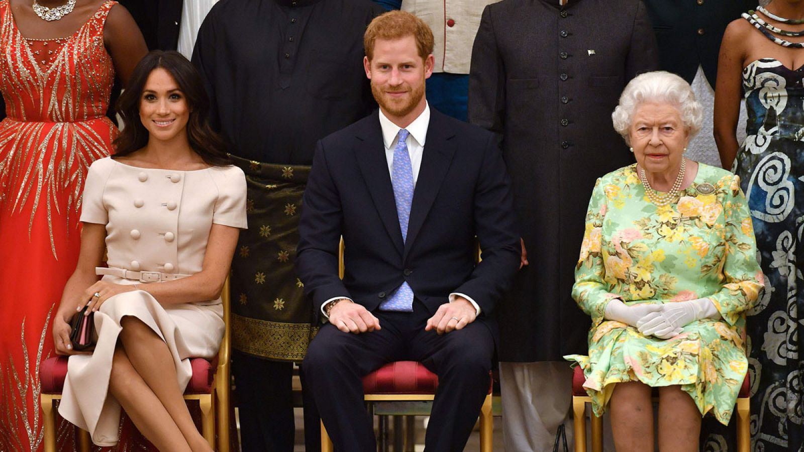 La duquesa de Sussex, Meghan, y el príncipe Enrique, duque de Sussex, junto a la reina Isabel II, en una imagen de junio de 2018.
