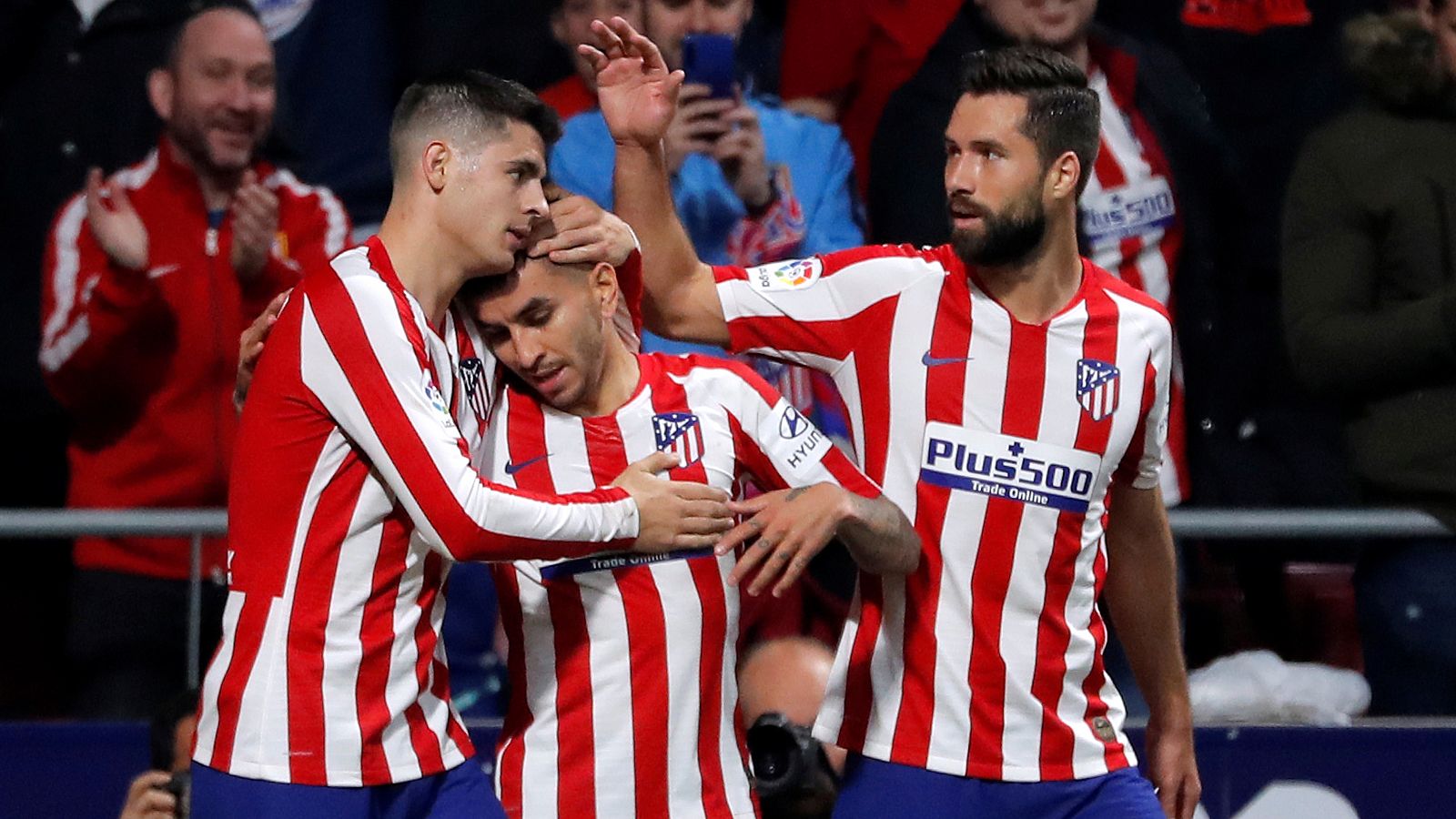 Los jugadores del Atlético, Correa, Morata y Felipe celebran el tanto del argentino ante el Villarreal.