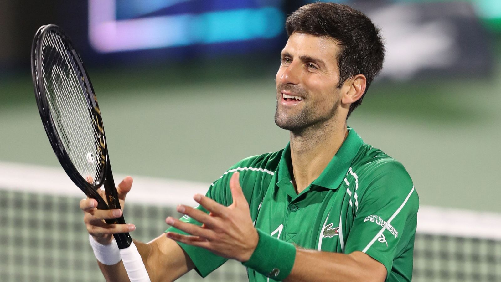 Novak Djokovic celebra su victoria ante Khachanov.