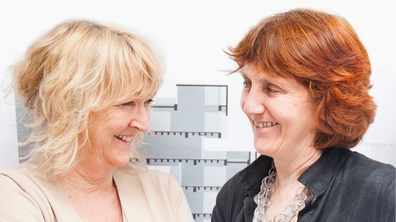 Las arquitectas irlandesas Yvonne Farrell y Shelley McNamara.