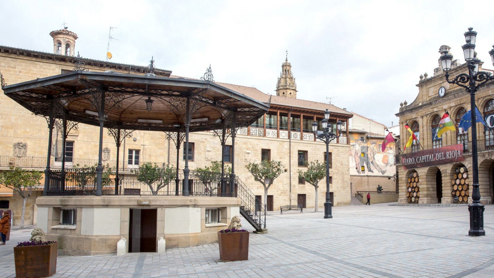   Vista del Ayuntamiento de la ciudad riojana de Haro (La Rioja), donde se concentra una gran parte de los casos riojanos de COVID-19.