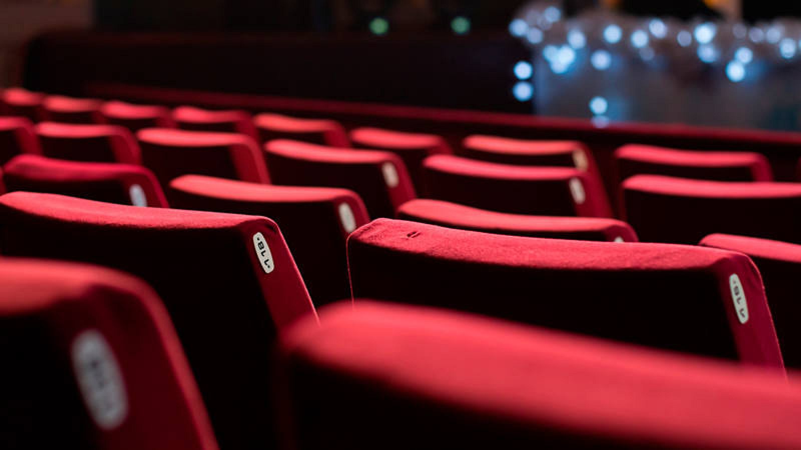  Las salas de cine seguirán abiertas al público con un aforo limitado de un tercio del total.