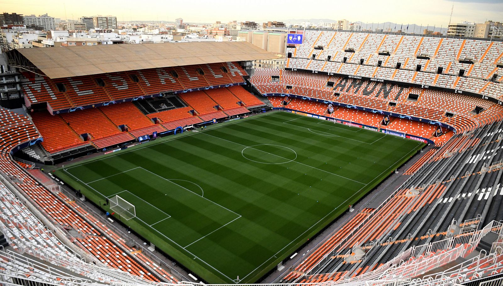 Imagen panorámica de Mestalla, el estadio del Valencia.