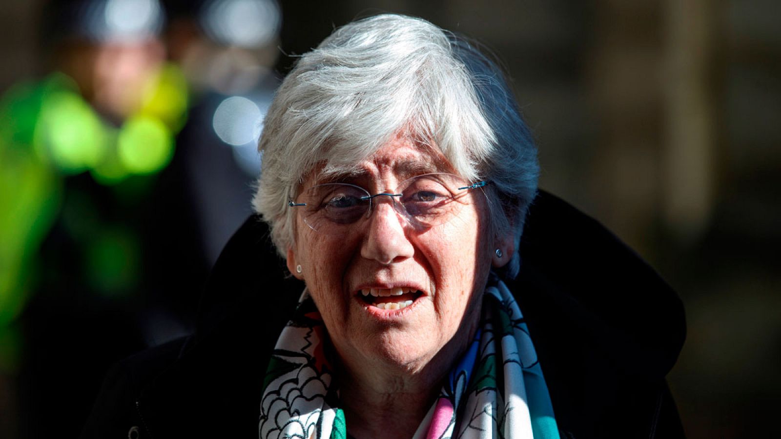 Clara Ponsati a su salida del Tribunal del Sheriff de Edimburgo