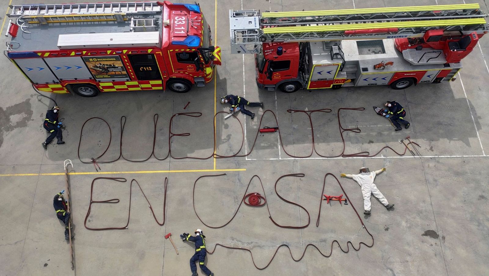 Los bomberos españoles piden a los ciudadanos que se queden en casa para combatir el coronavirus