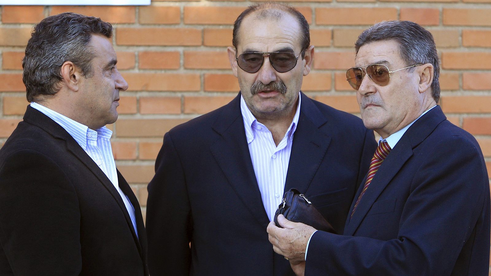 José Luis Capón, en el centro, en el funeral por Juan Carlos Arteche en 2010.